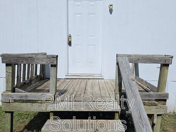 3rd image of 305 W Dixieland Ave