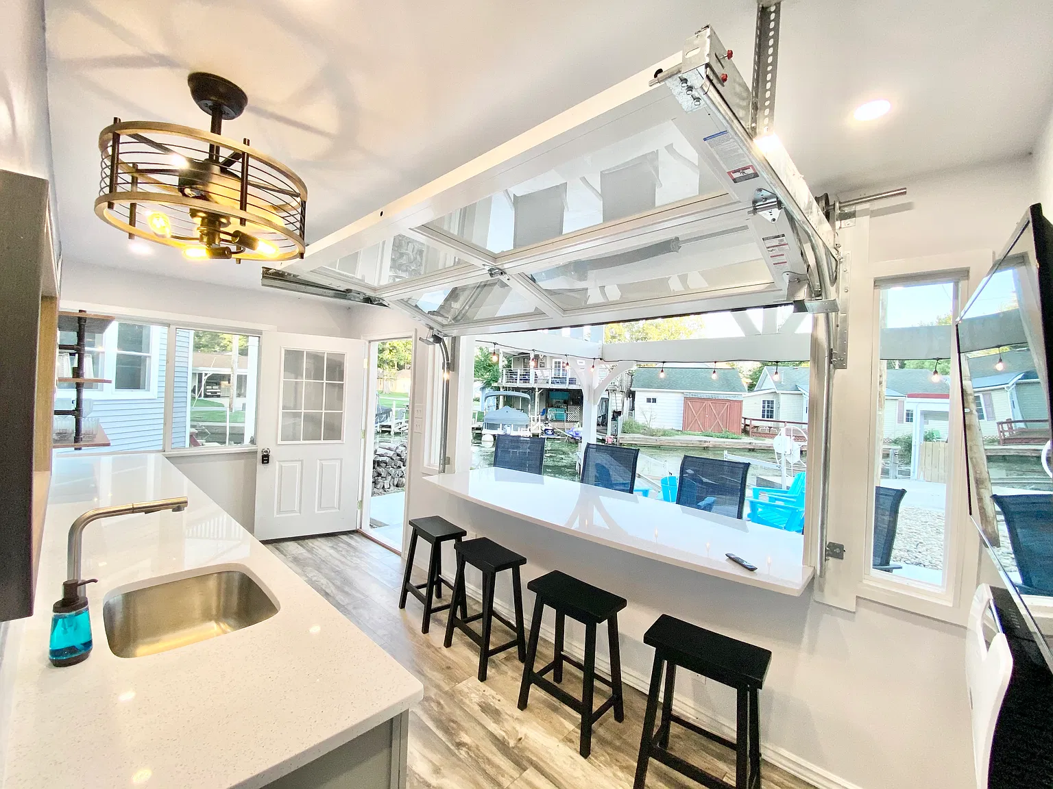 3 bed, 1155 sqft, $1,850 — Photo 1