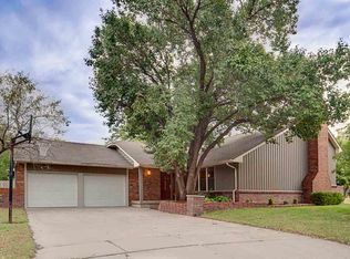 2555 N Claiborn Cir, Wichita, KS 67226