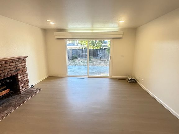 3rd image of 3271 Valley Square Ln