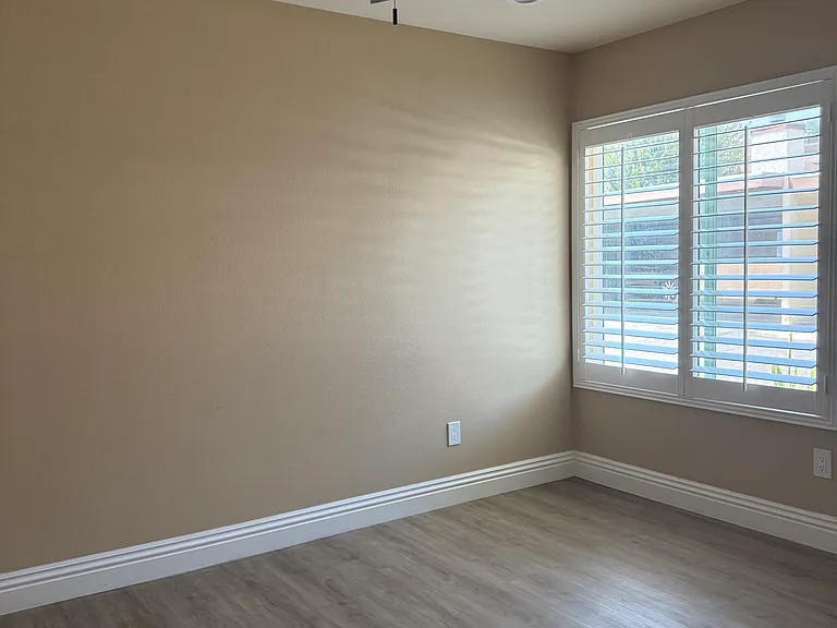 1702 S Mayflower Ave #U — Photo 5