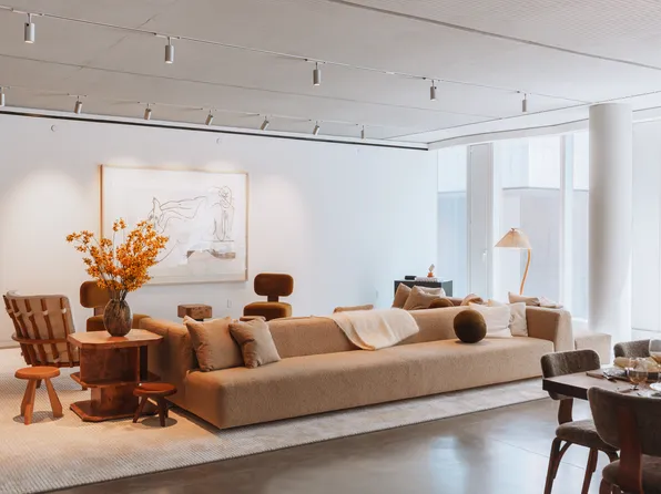 100 East 53rd Street image 2 of 23