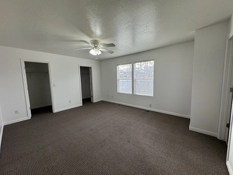1914 N 2225 W — Photo 7