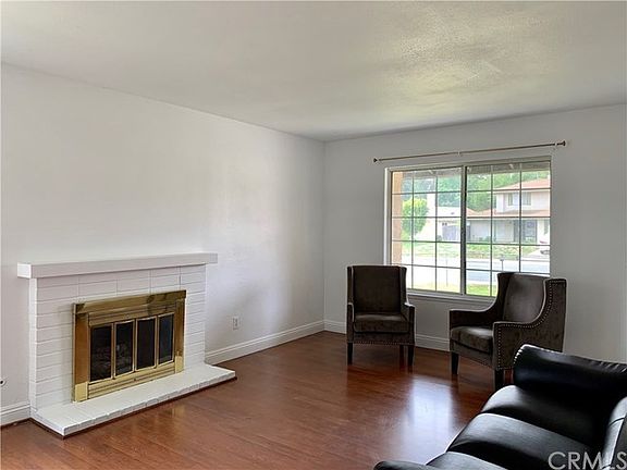 2nd image of 1831 E Hawthorne St