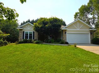 57 Talon Trail Ln, Etowah, NC 28729
