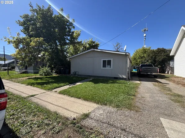 1404 N Cherry St, La Grande, OR 97850