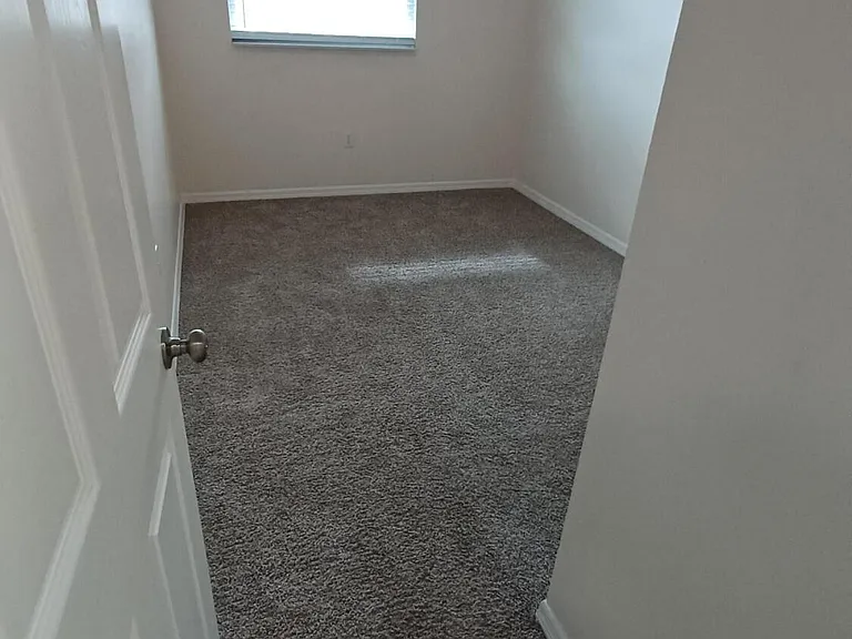 280 Ulster Ln — Photo 9