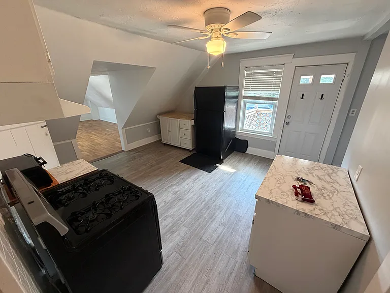197 Nichols St #3 — Photo 3