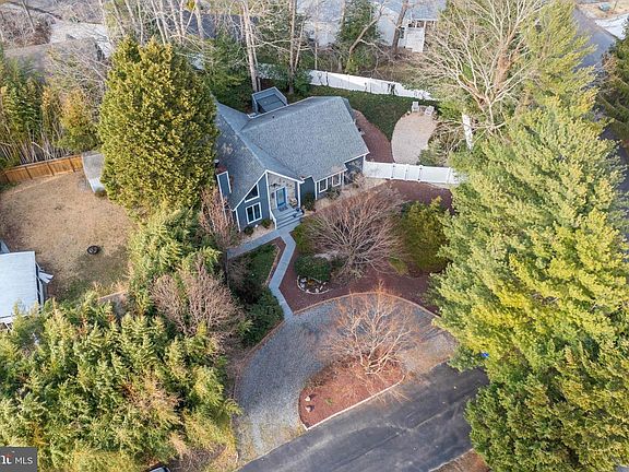 2nd image of 323 Breezewood Dr