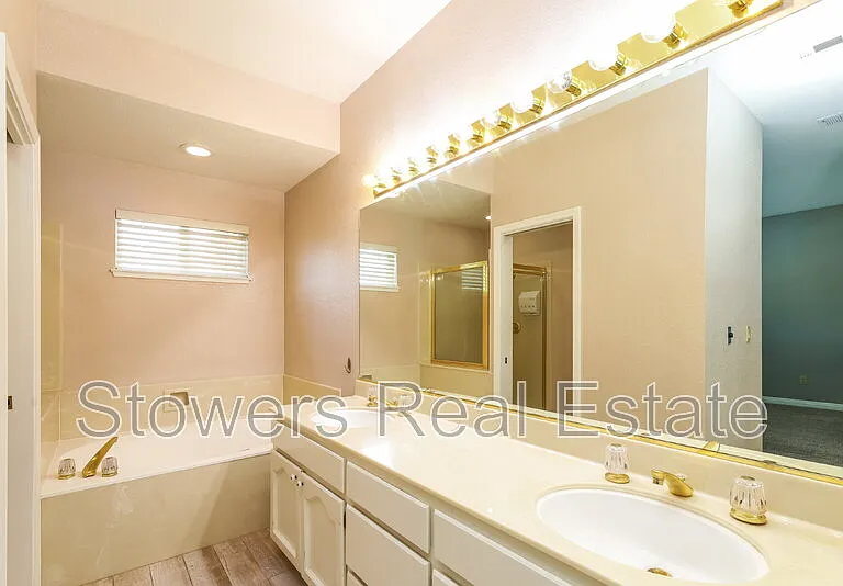 37 Mountain Valley Pl — Photo 12