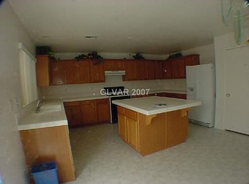 3rd image of 2513 Paradise Isle Ave