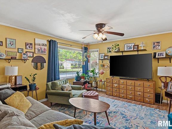 3rd image of 2125 Brentwood Dr