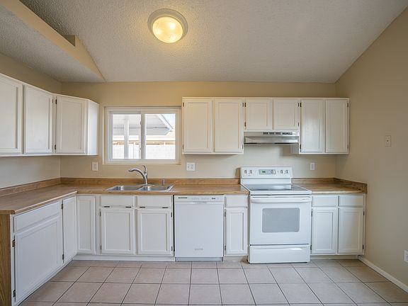3rd image of 8834 W Palo Verde Ave