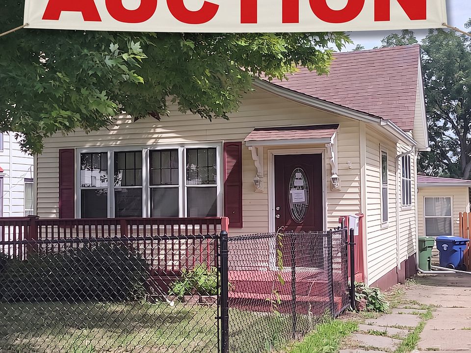 1st image of 752 9th Ave S