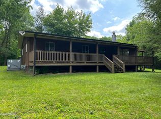 111 Reed Ln, Helenwood, TN 37755