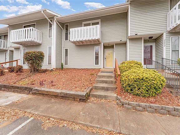 4th image of 2650 Tantelon Pl