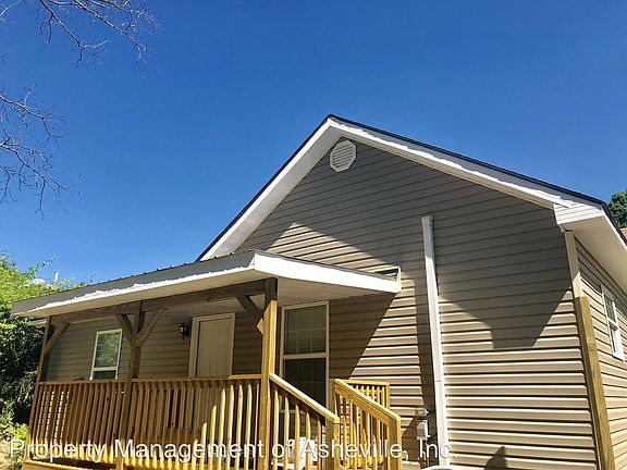 4th image of 733 3rd Ave W