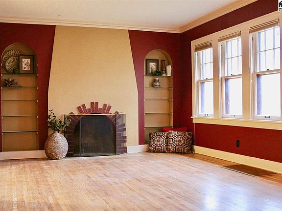 2nd image of 303 Crescent Blvd