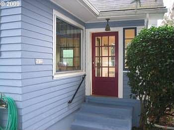 2nd image of 3112 SE Morrison St
