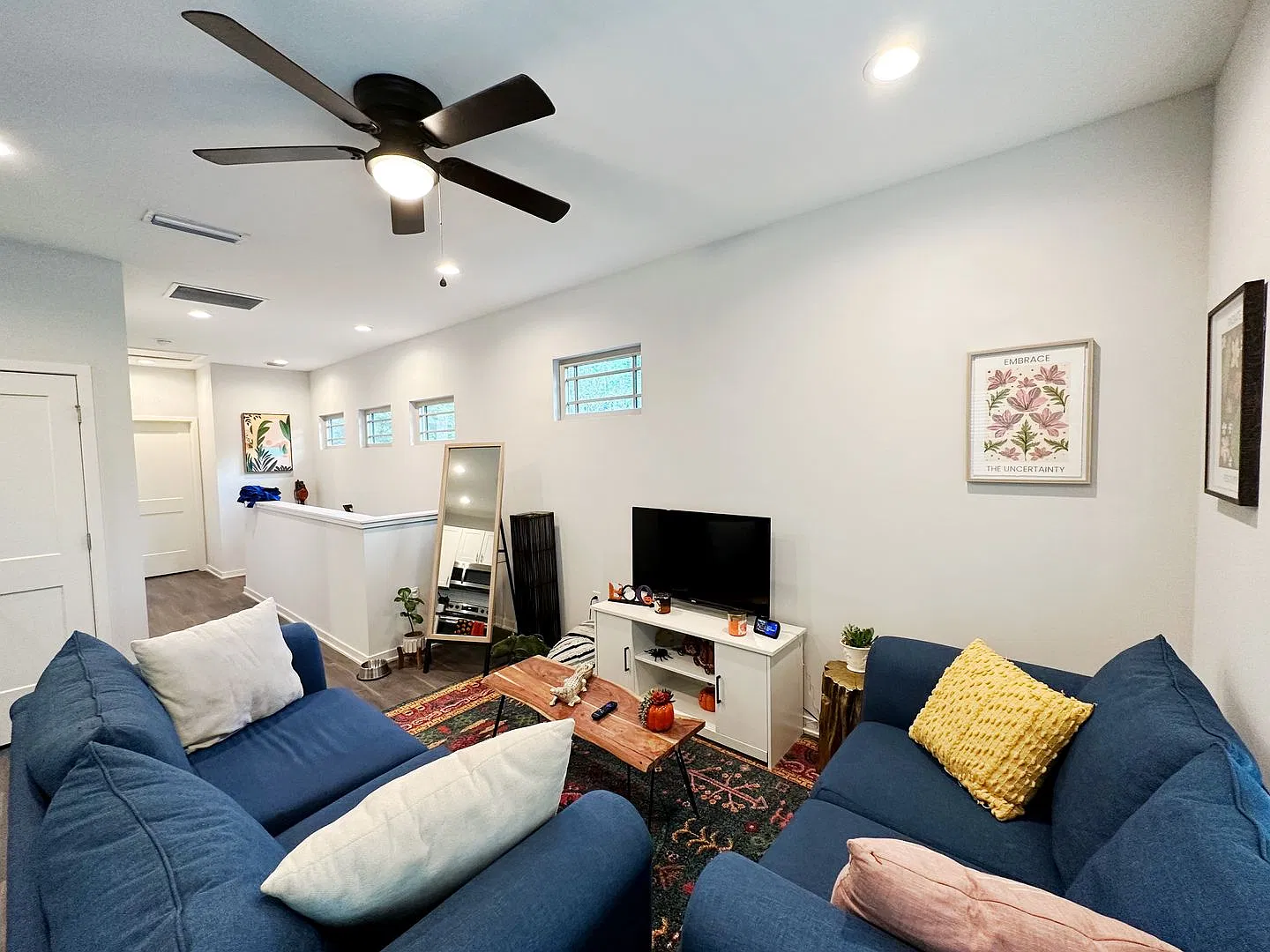 Porter's Lakeside - Luxury 5 Bedroom, 5 Bathroom House — Photo 4