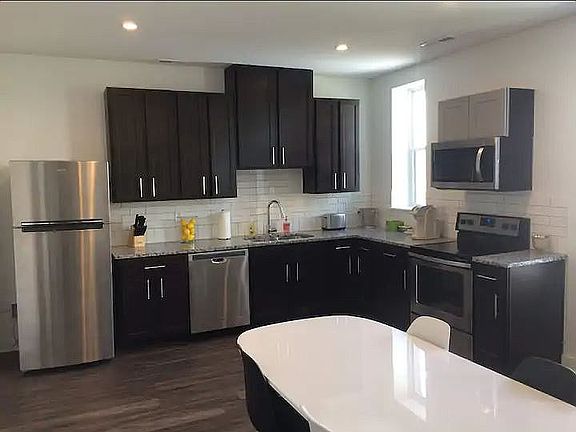2nd image of 423 E Ml King Blvd