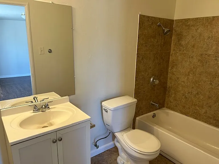 1746 W Thomas Rd — Photo 11