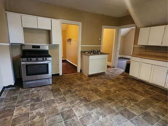 3rd image of 2 Hollister St