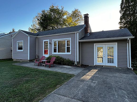 Front patio facing lake