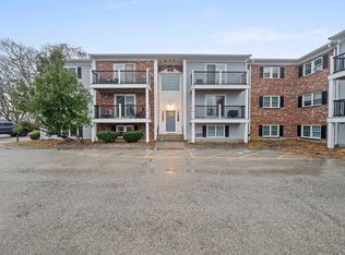 7 Chapel Hill Dr APT 10, Plymouth, MA 02360