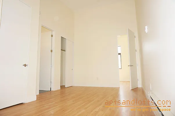 Rented by aptsandlofts.com | media 25