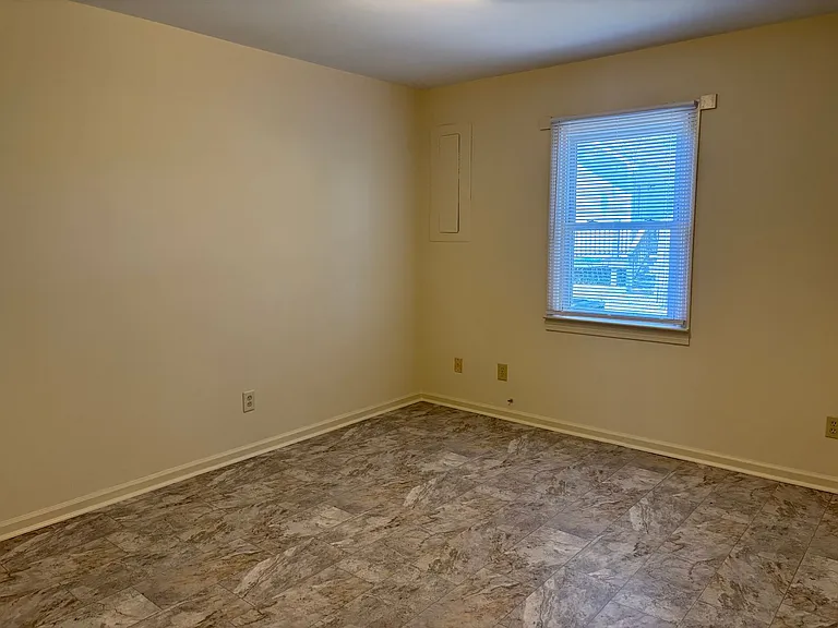501 Live Oak St #B — Photo 9