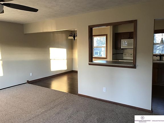5th image of 5029 S 107th St
