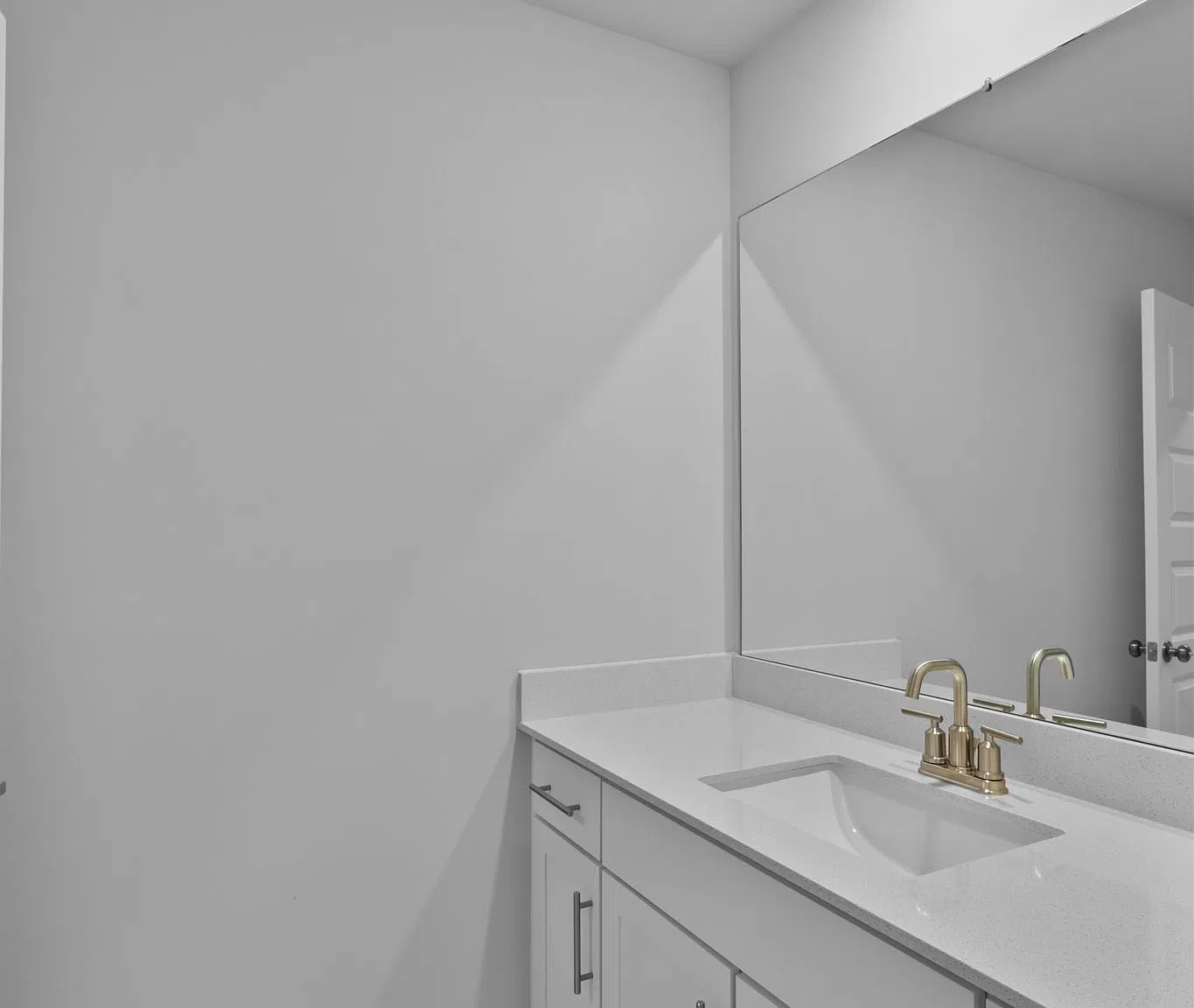 4 bed, 2508 sqft, $3,400 — Photo 2