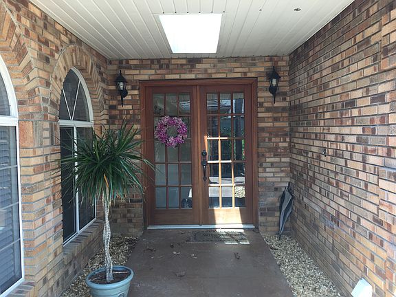 3rd image of 1005 Staggerbush Pl