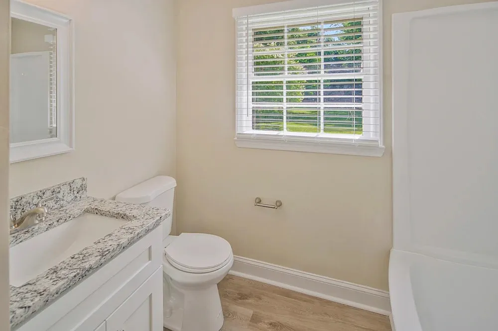 3 bed, 1.5 bath, 1512 sqft, $1,100 — Photo 2