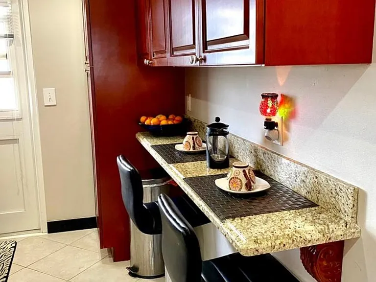 Breakfast bar