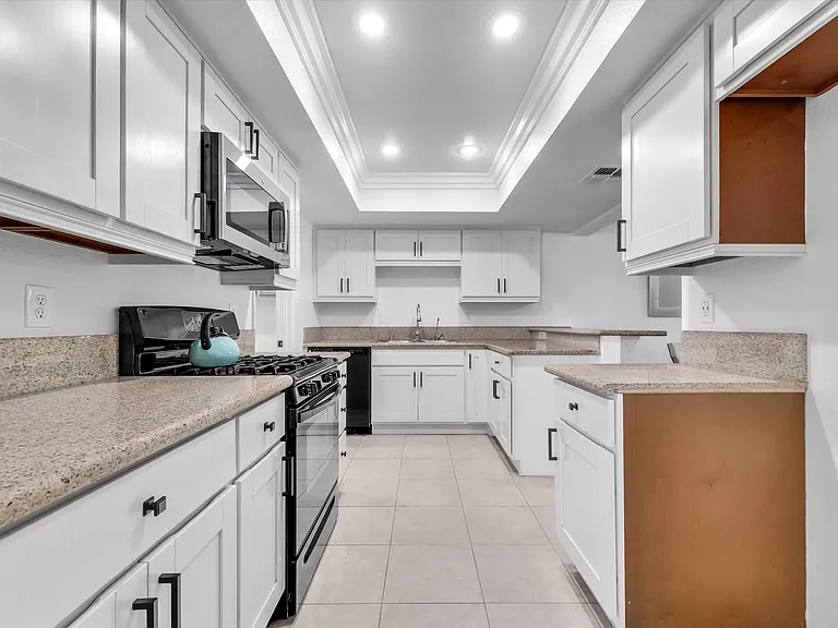 4150 Schaefer Ave #29 — Photo 8