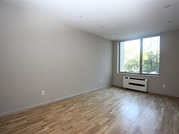 5th image of 1511 Bedford Ave #2G