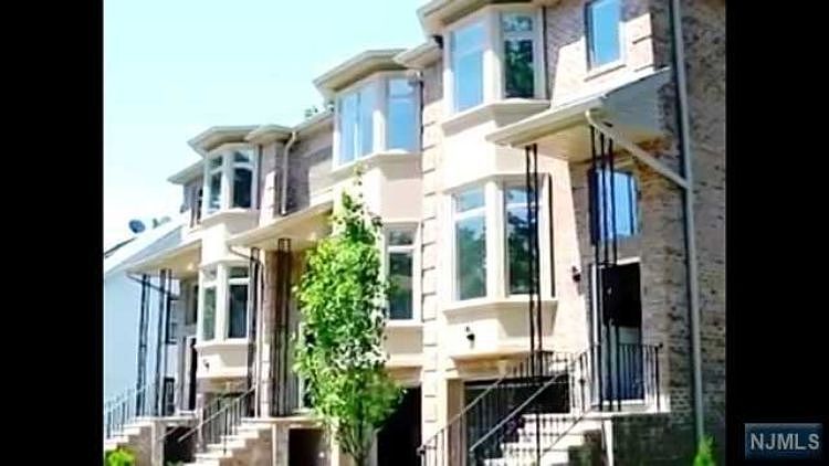 1st image of 725 Jefferson Ave #725