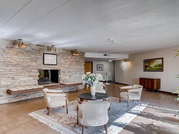 Lobby is a great place to gather. This community has several activities to entertain you.