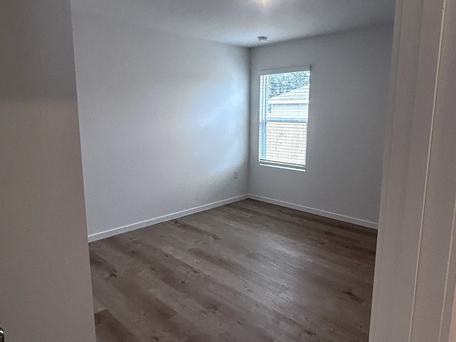 3 bed, 2.0 bath, 1569 sqft, $1,705 — Photo 3
