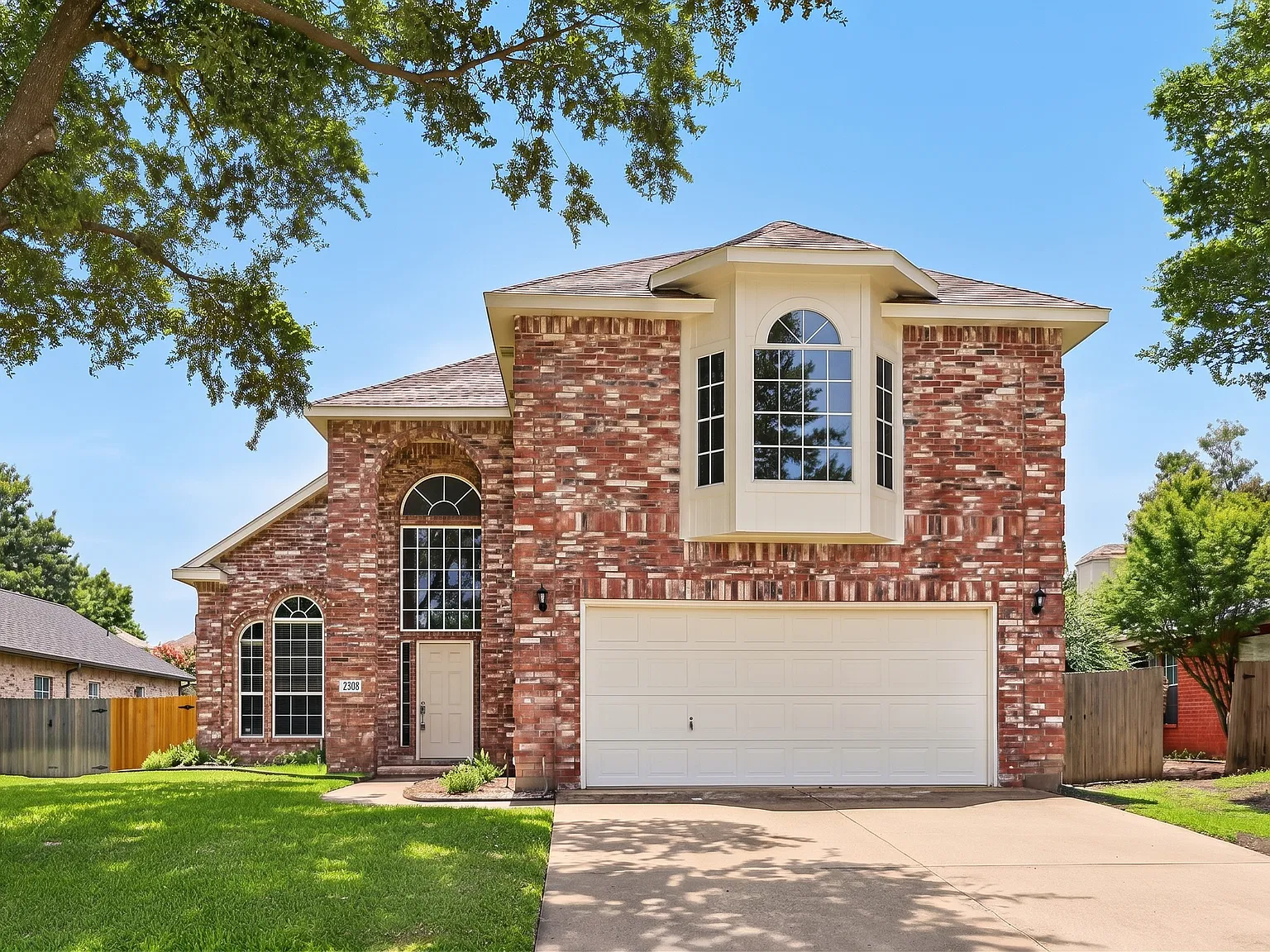 4 bed, 2081 sqft, $2,500 — Photo 1