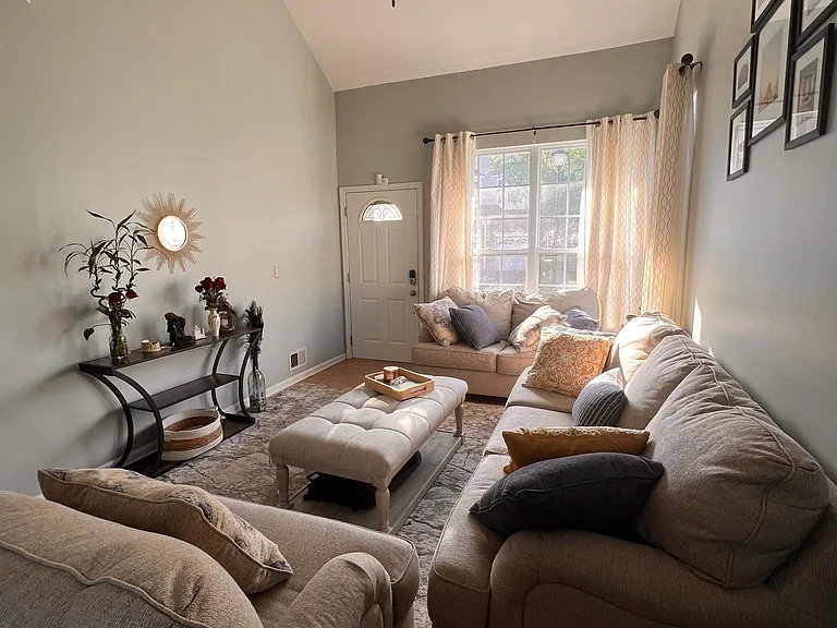 16 Stallion Ct — Photo 4