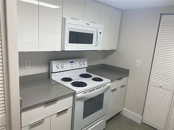 4th image of 9977 Westview Dr APT 134
