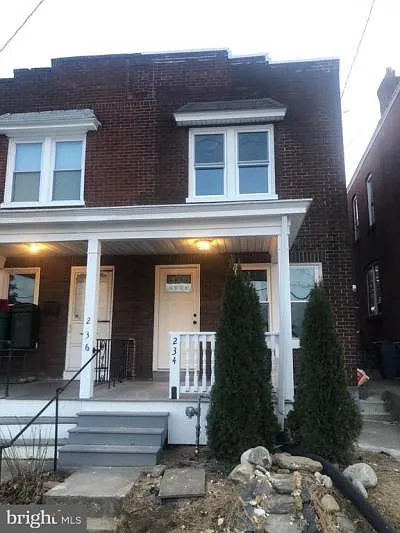 234 E Liberty St photo 1