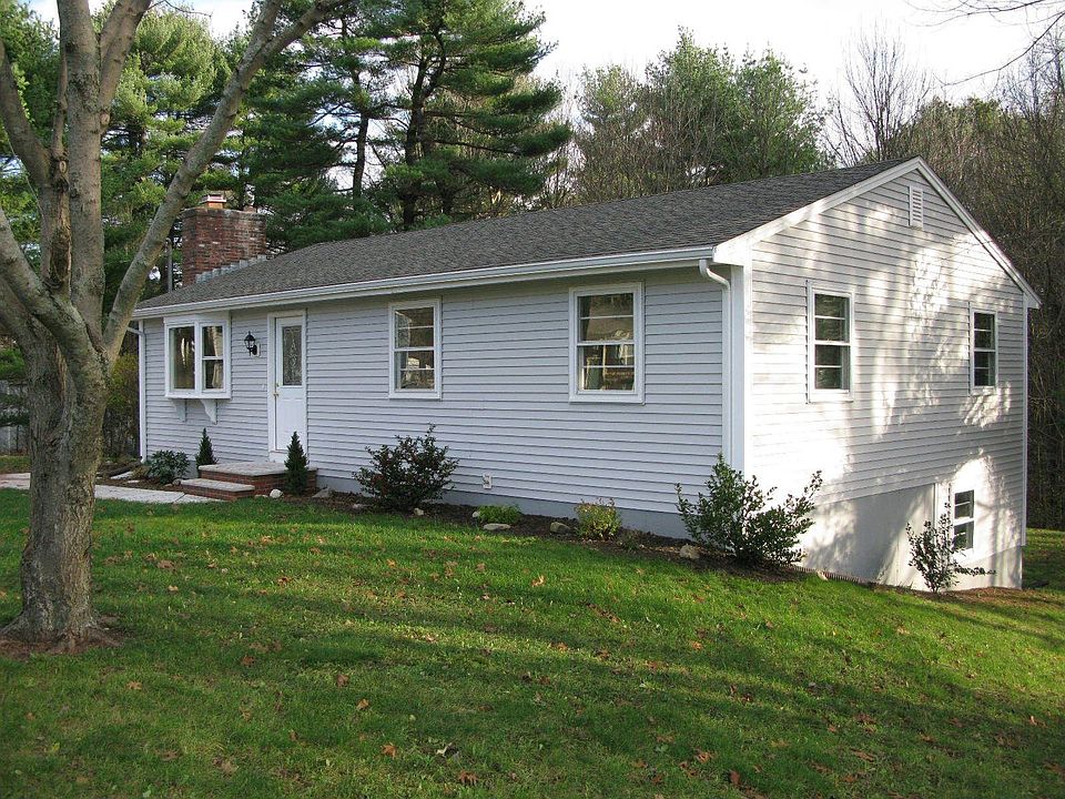 1st image of 20 Goldsmith Dr
