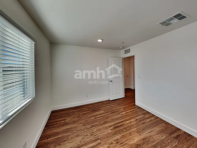 3344 Blodwen St — Photo 18
