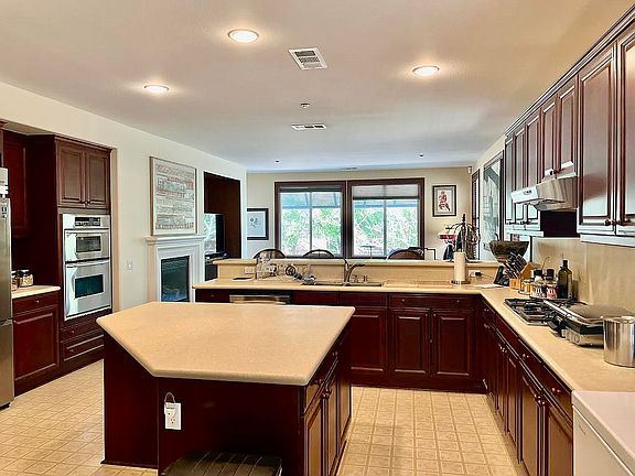 3rd image of 3395 Savanna Way