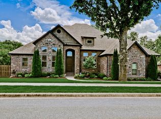 3702 NE Oakbrooke Ave, Bentonville, AR 72712