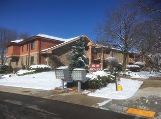 1619 Dover Dr, Waukesha, WI 53186